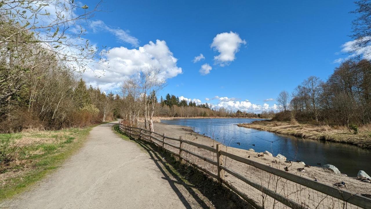 Entire Forest Home Near Nature & Amenities Surrey Eksteriør bilde